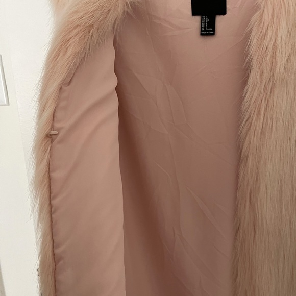 Faux fur vest. - Picture 2 of 2